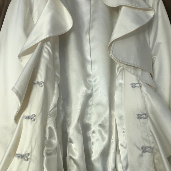 AUTHENTIC BEBE Gorgeous White Satin Lightweight Coat: Size M - Picture 13 of 14